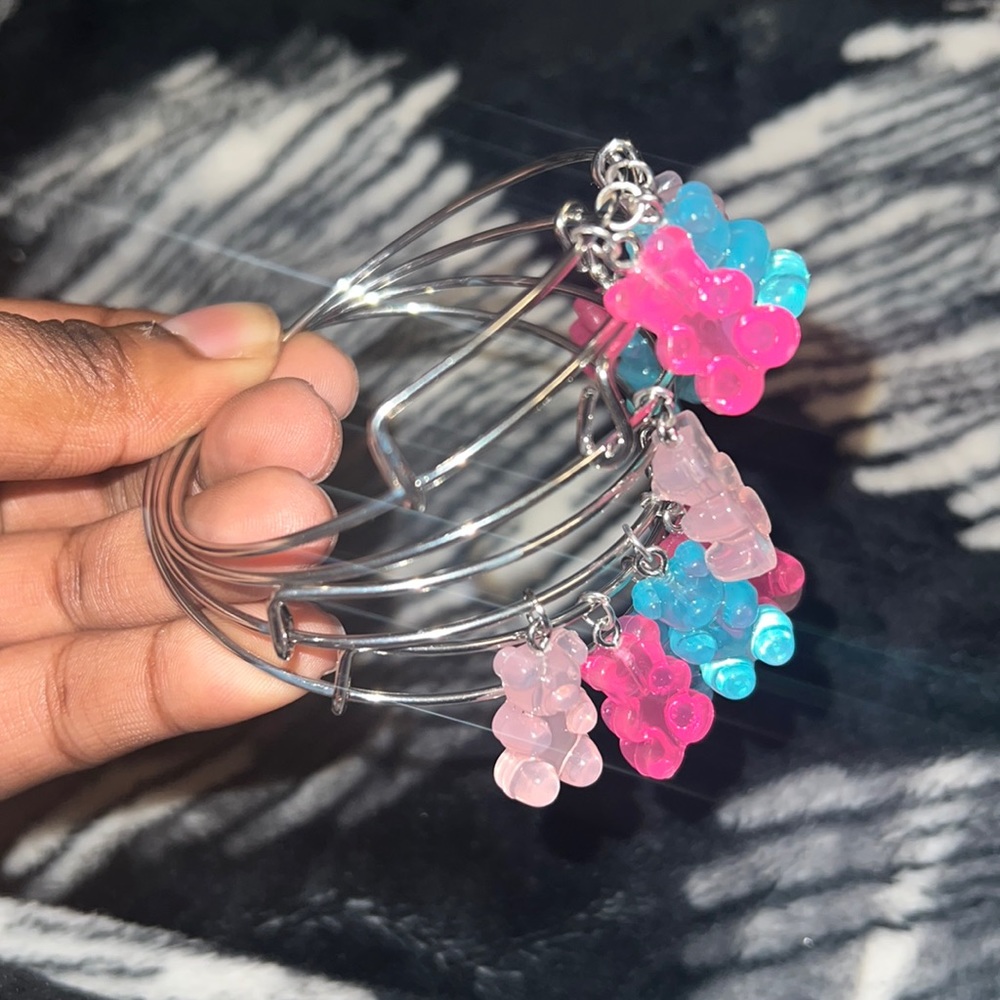 Bangle bracelet